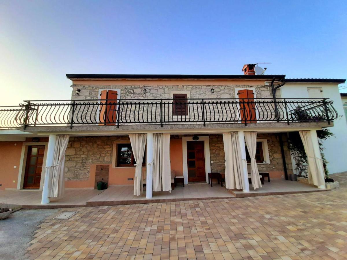 Villa Alma กาชเตลีร์ ภายนอก รูปภาพ
